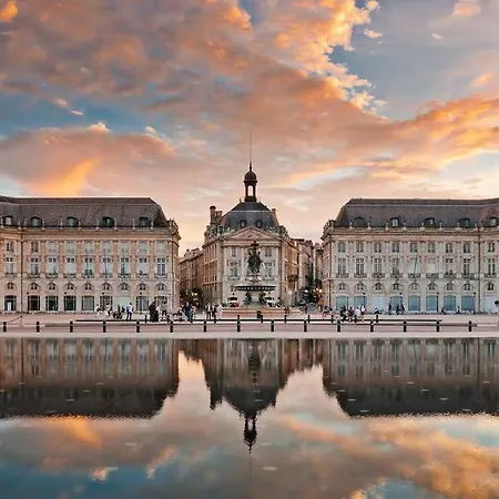 Апартаменты Place De La Bourse Hyper-centre Бордо